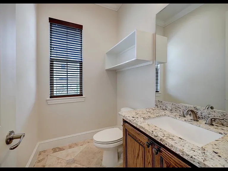 2401 Radcliffe St — Photo 17