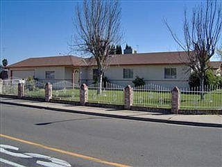 1st image of 2736 Ward Ave