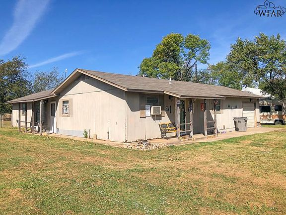 2nd image of 407 Lakeview Dr