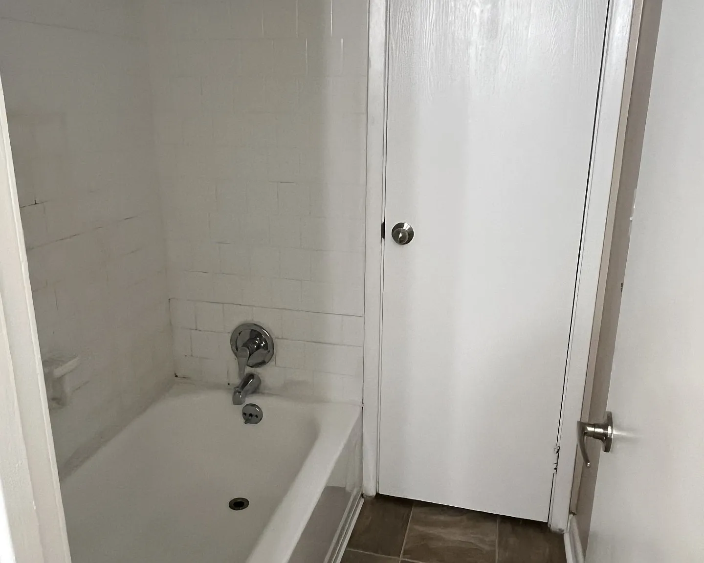 Crossland Place Apartments — Photo 4