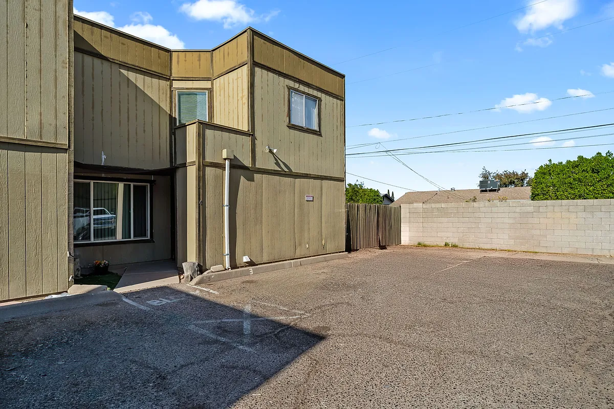 2-web-or-mls-1742 E Pepper Cir Apt 4--36_12132024 - 1742 E Pepper Cir