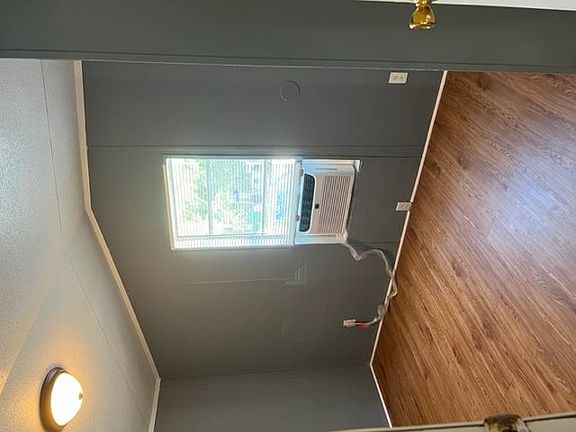 5th image of 116 Great Lakes St