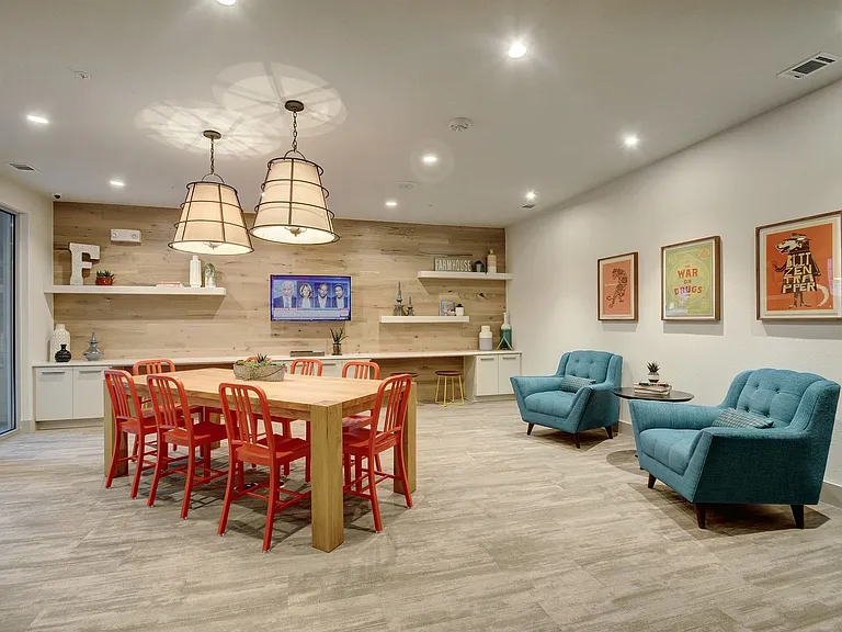 Farmhouse Apartments — Photo 29