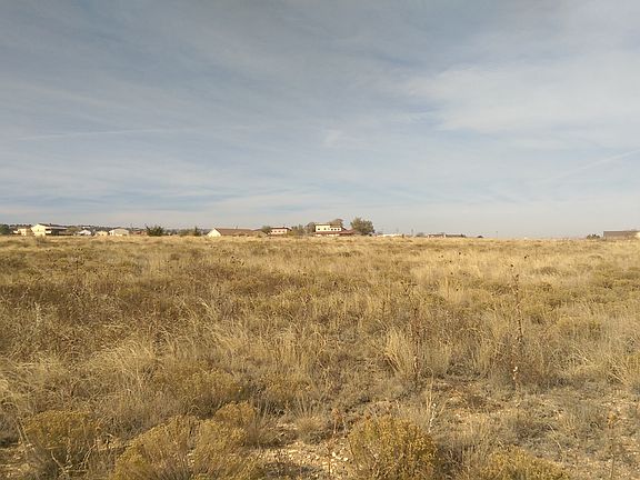 5th image of 427 E Goldenrod Dr
