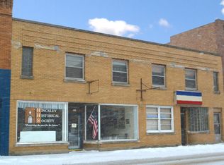 145 E Lincoln Ave, Hinckley, IL