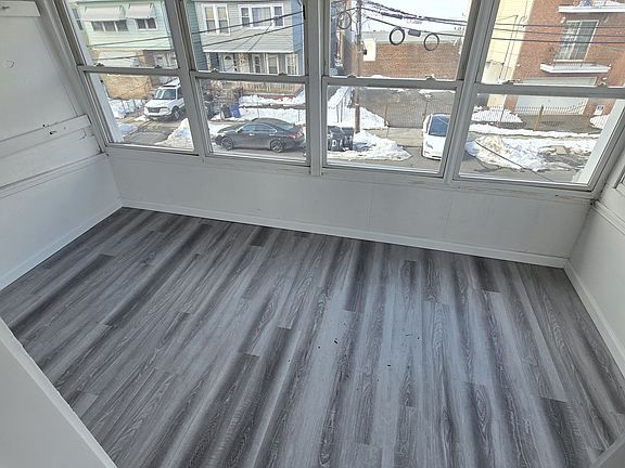 3rd image of 10 Schuyler Ave #G2