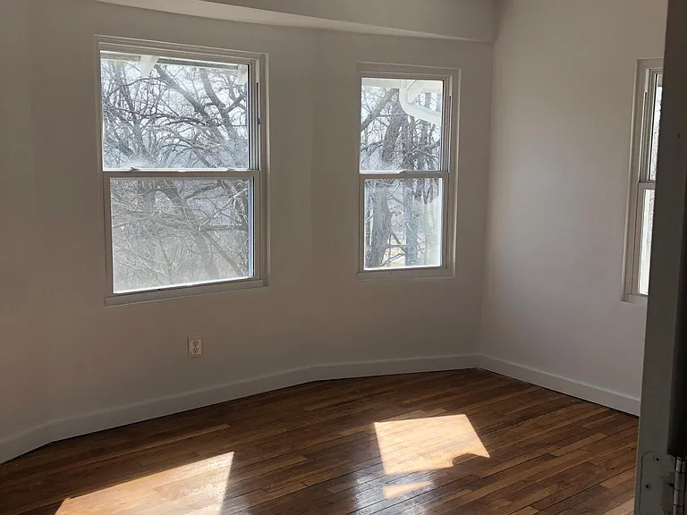 4334 Wayne Ave — Photo 11