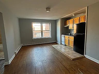 2nd image of 321 Sanford Ave #4