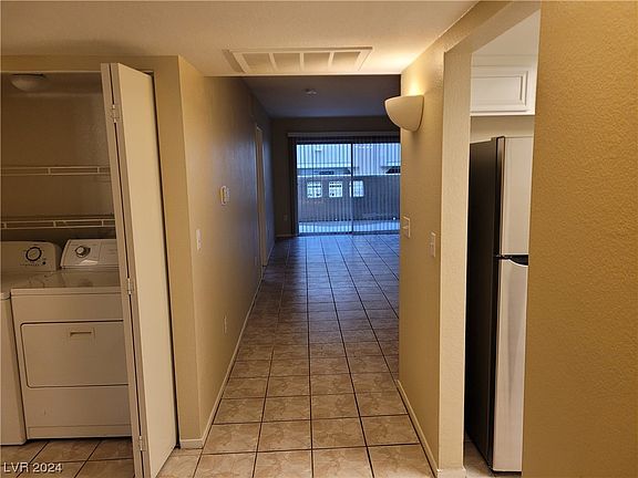 2nd image of 1908 Villa Palms Ct Unit 105