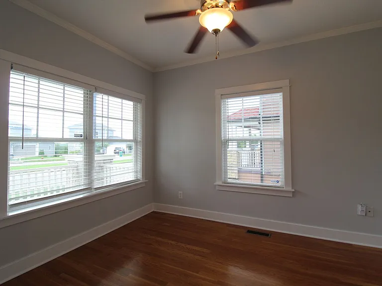 3733 Thompson Cir — Photo 5
