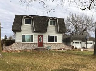1709 Birch St, Aurora, NE 68818