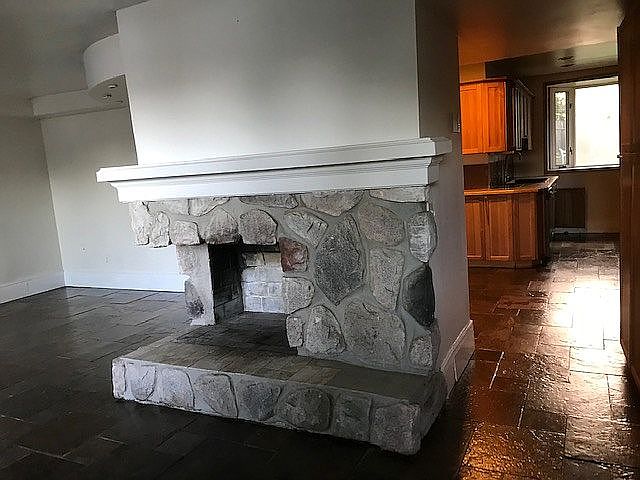 1st image of 4023 Hillcrest Dr