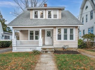 143 Vauxhall St, New London, CT 06320
