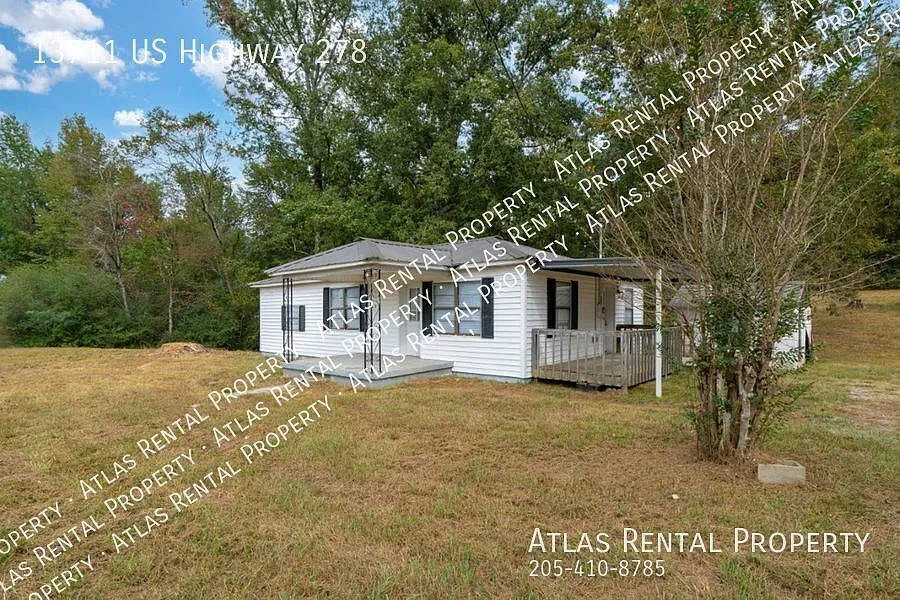 Pet-Friendly 2BR Home with Huge Yard & Country Living! — Photo 3