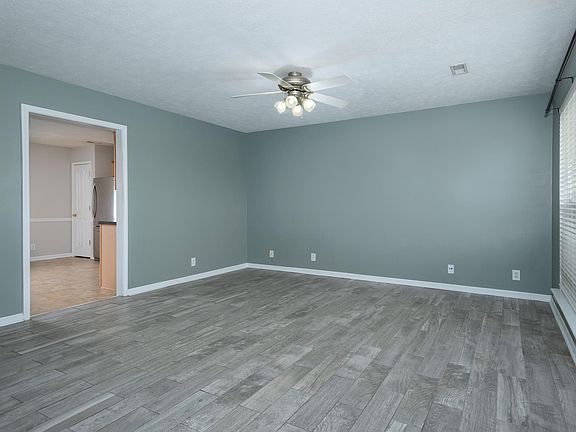 3rd image of 629 Legacy Dr