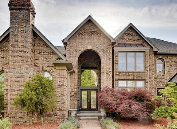 ARCHED ENTRY