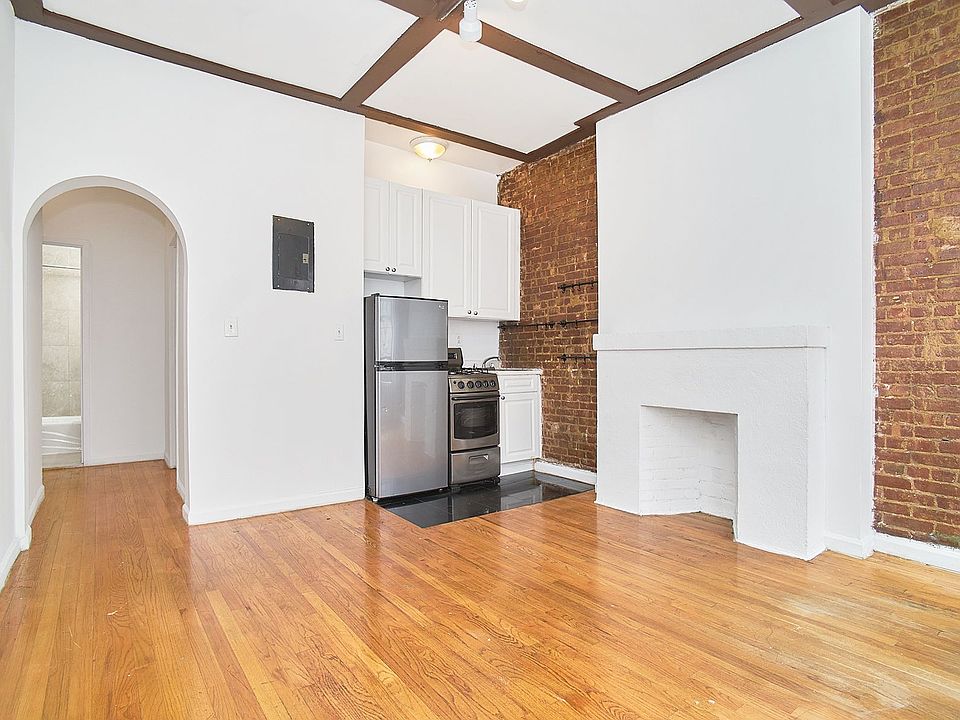 1st image of 220 Sullivan St APT 4b