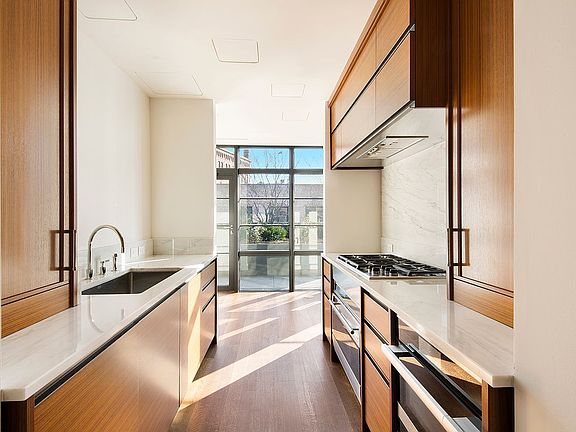 2nd image of 150 Charles St APT 5BS