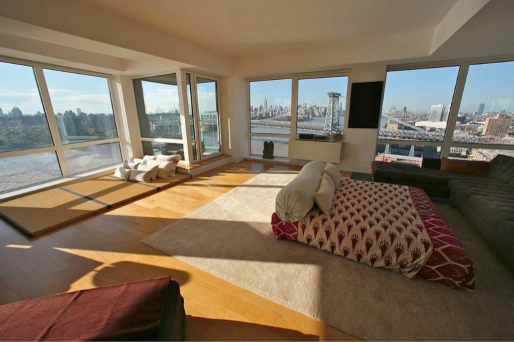 440 Kent Ave APT 15E photo 1