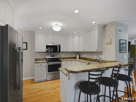 4th image of 19 Mountain View Landing #19
