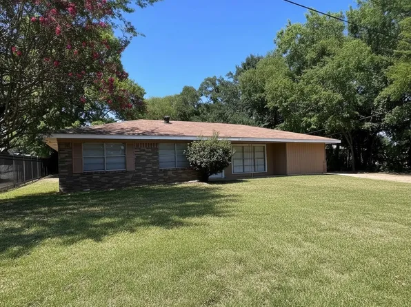 403 Montgomery St, Pittsburg, TX 75686