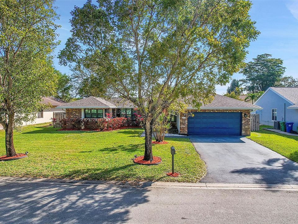1st image of 4391 NW 112th Avenue