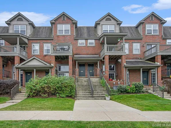 2936 Barclay Way, Ann Arbor, MI 48105