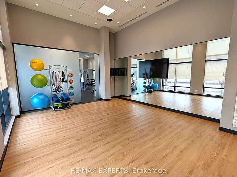 681 Yonge St #527 — Photo 20