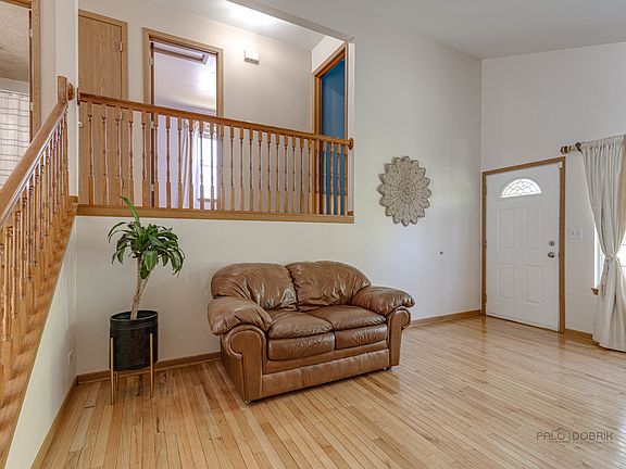 5th image of 2416 N Elmwood Ave