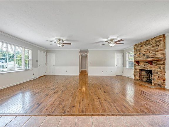 3rd image of 3565 Colony Ln