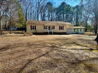 211 Red Oak Ct, Smithfield, VA 23430