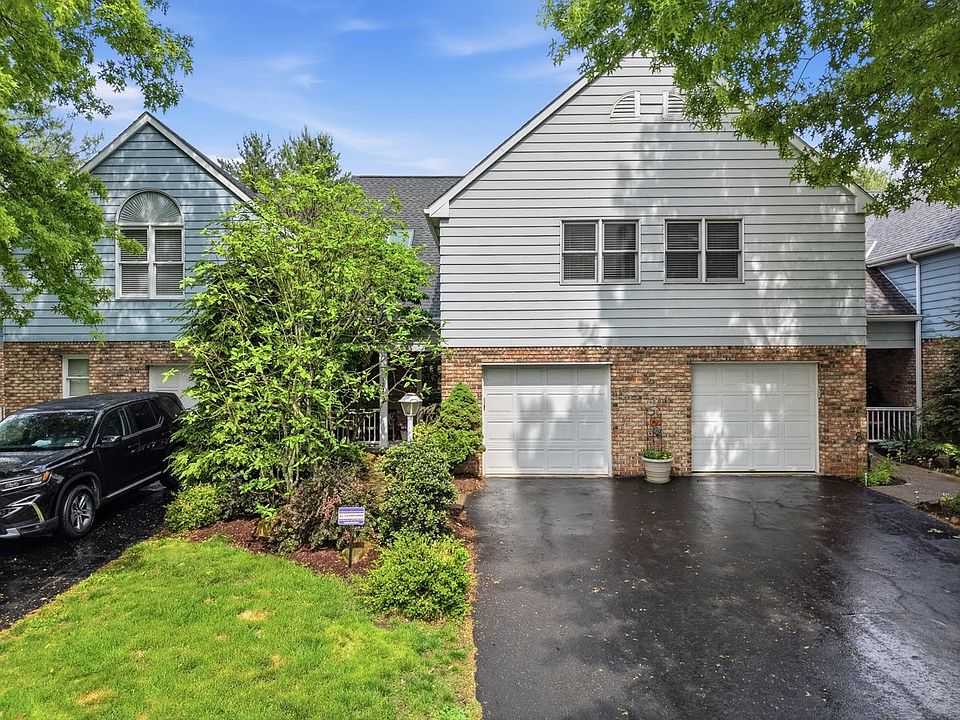 1st image of 1221 Parkside Dr