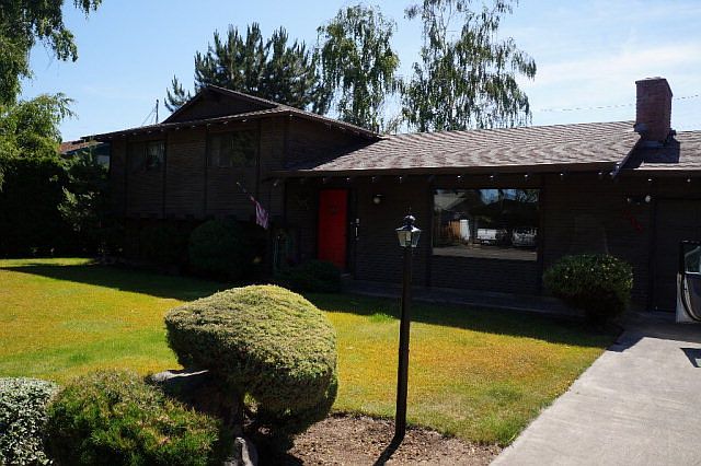1st image of 215 Assumption Dr