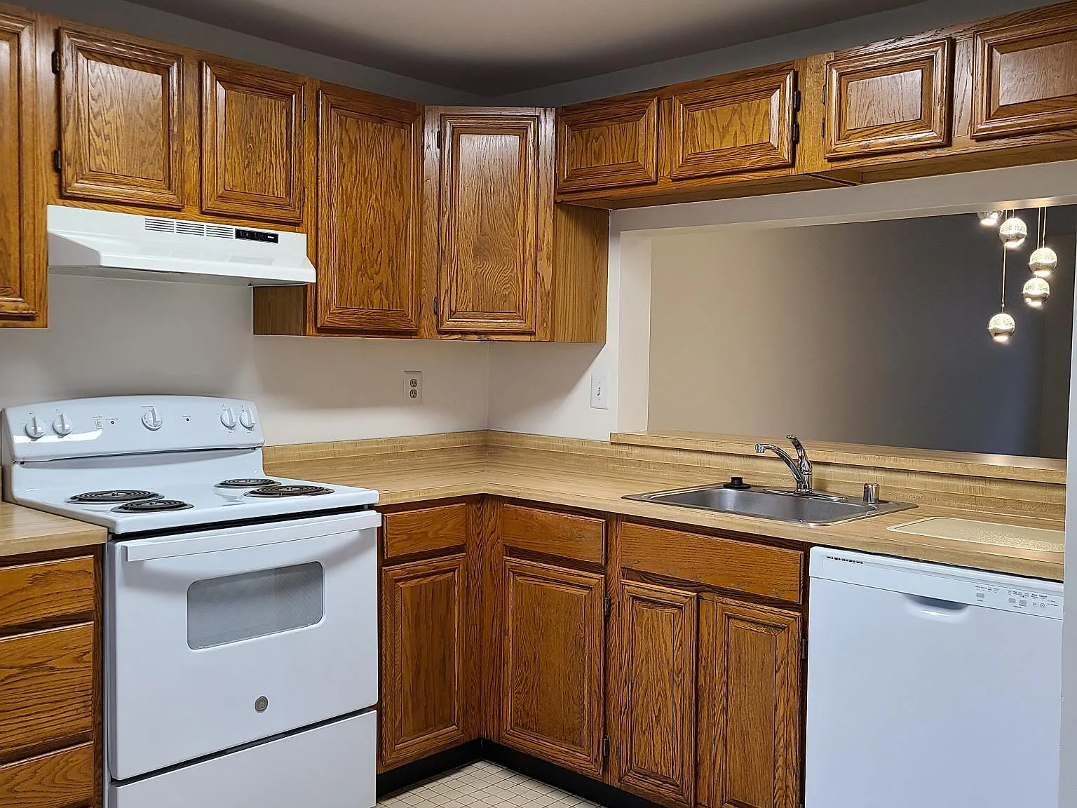 2 bed, 1.5 bath, 1152 sqft, $1,700 — Photo 4
