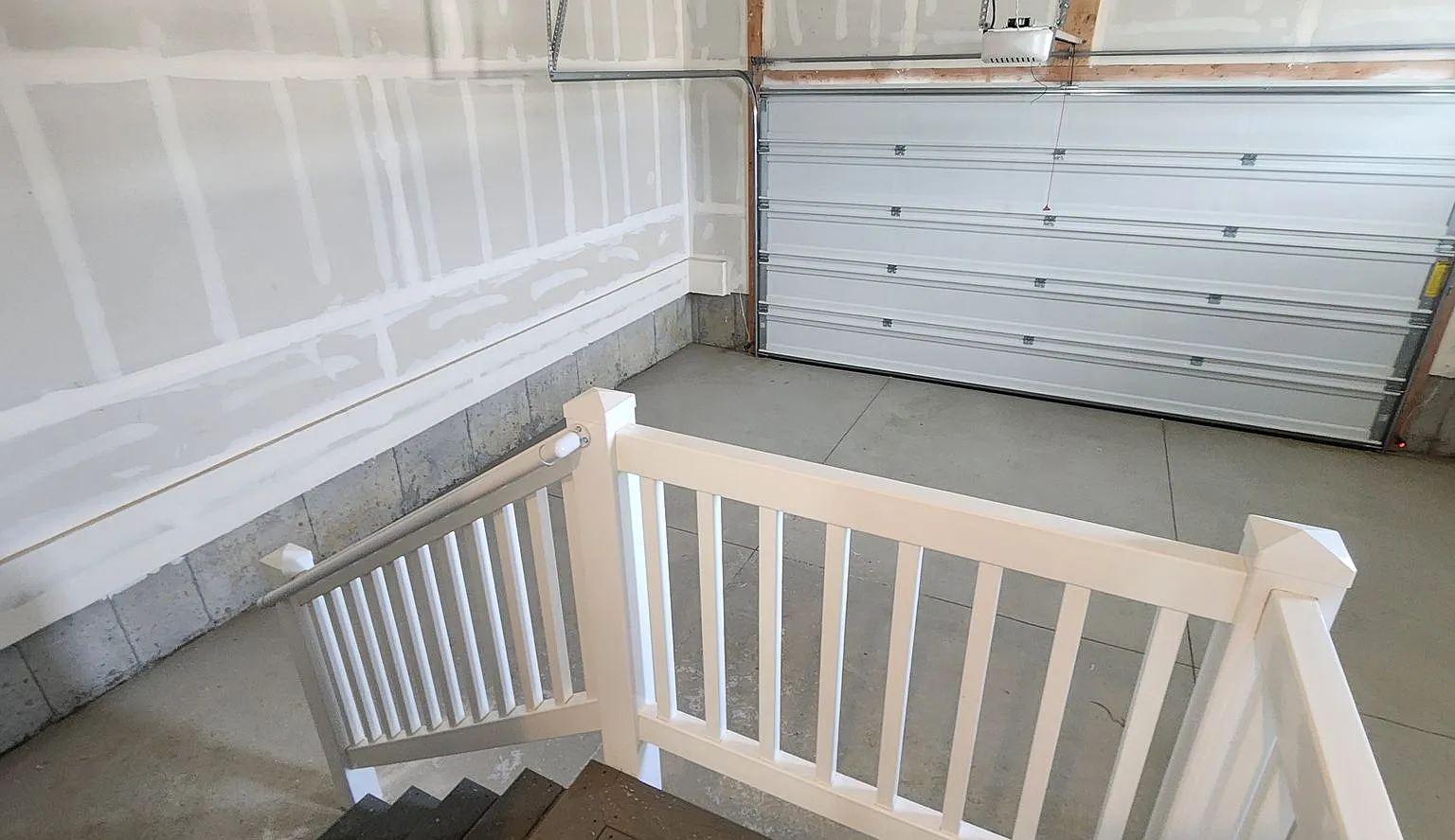 Sign Now For 2 Month Free - Brand New 3-Bed, 3.5-Bath Townhome — Photo 1