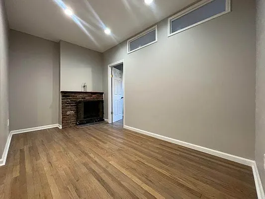 Rented by Green Line Realty | media 8