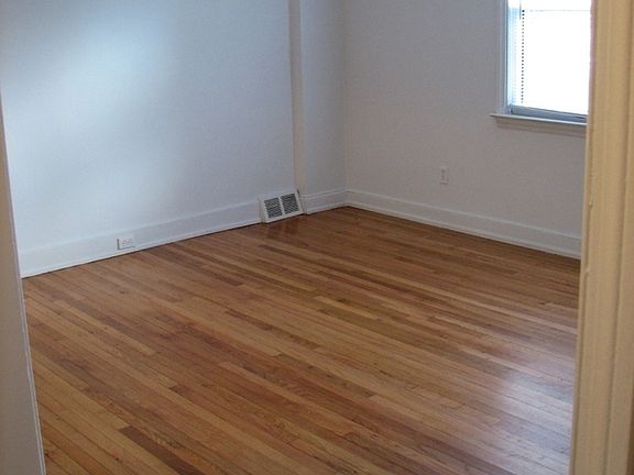 4th image of 39 Elsmere Blvd #B