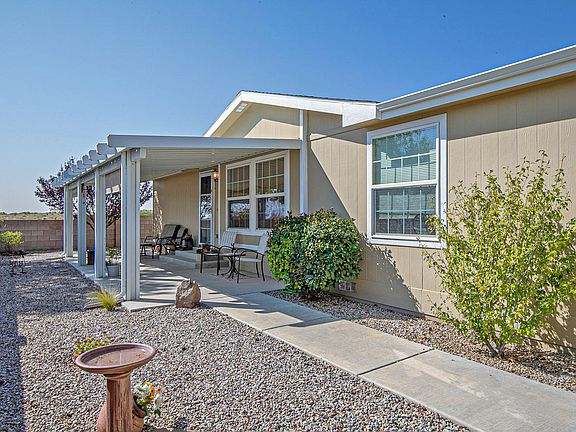 2nd image of 303 Sunrise Bluffs Dr