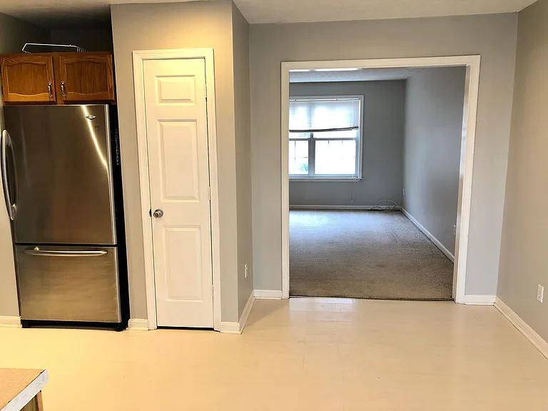 106 W Virginia Ave — Photo 4