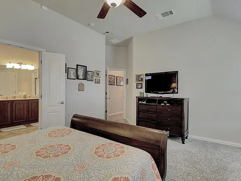 6004 Fremont Dr — Photo 10