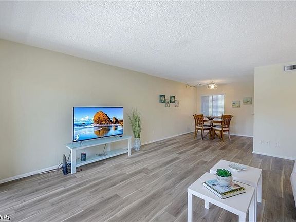 4th image of 2366 E Mall Dr APT 418