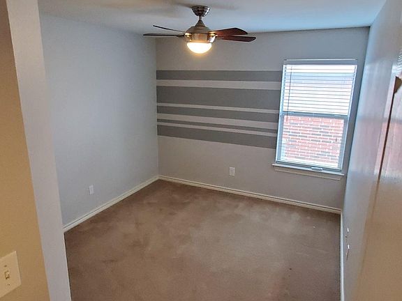 4th image of 19983 Meadow West Ln