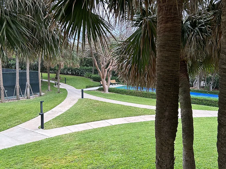 1201 S Ocean Dr — Photo 24
