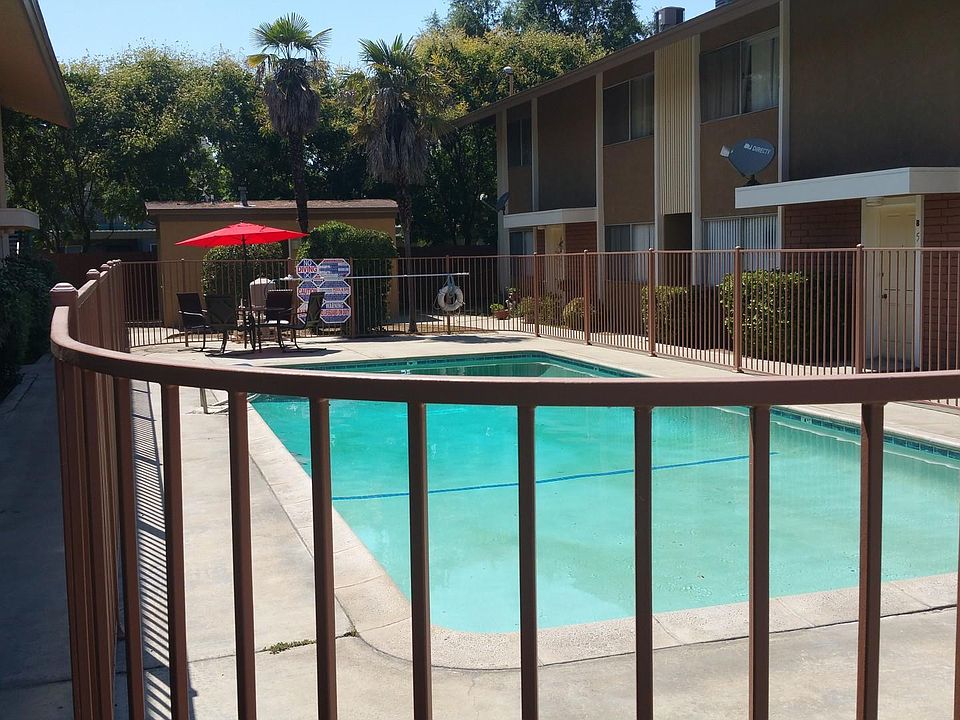 2nd image of 815 E Noble Ave APT 2