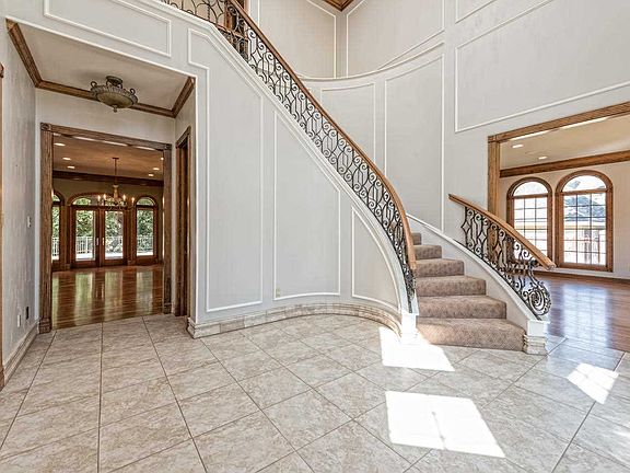5th image of 3118 Wood Lake Dr