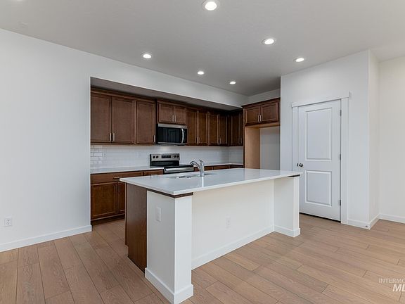 4th image of 14750 Wing Spread Dr