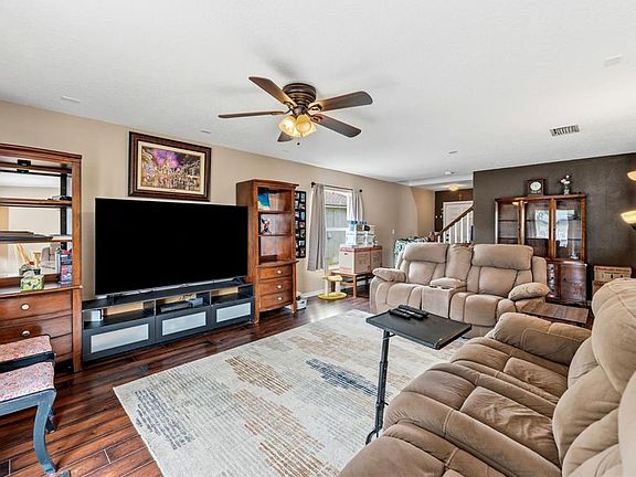 5th image of 1832 Holton Rd