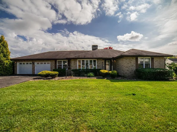 43 Garden Cir, Bridgeport, WV 26330