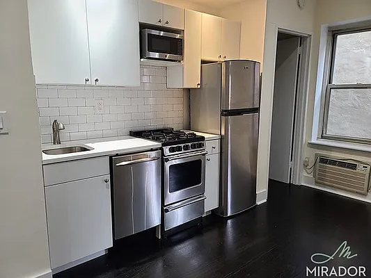 Rented by Mirador Real Estate | media 9