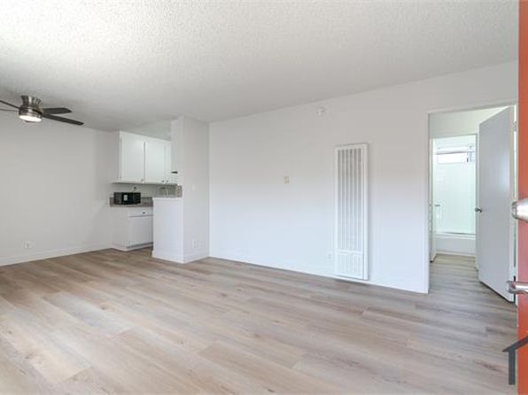 3588 S Centinela Ave #9